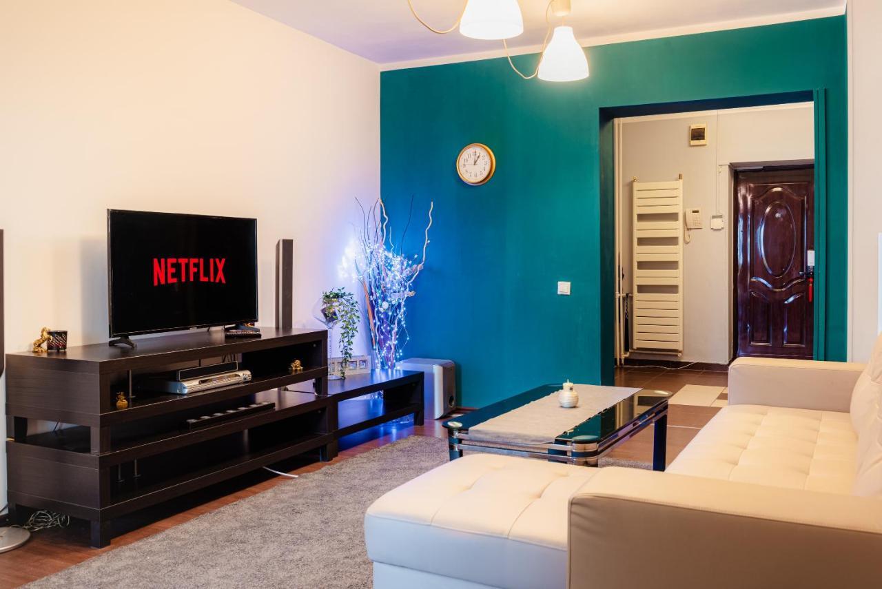 Comfy Apartment With Private Parking And Netflix Bucureşti Exterior foto