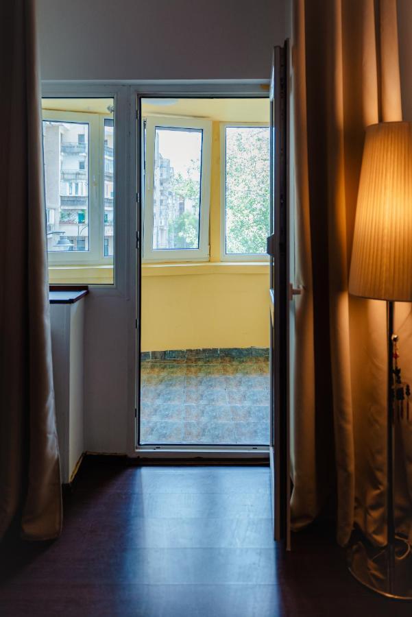 Comfy Apartment With Private Parking And Netflix Bucureşti Exterior foto
