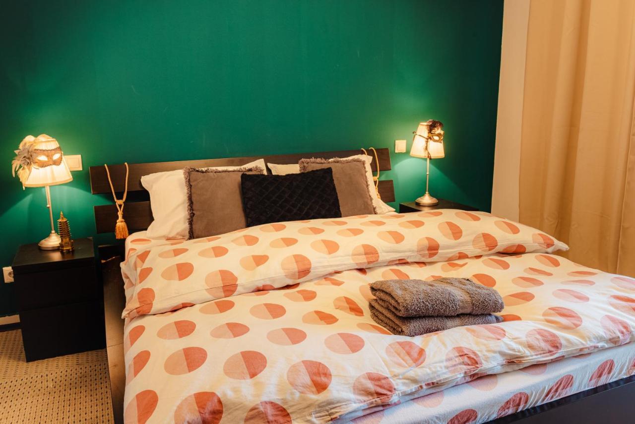 Comfy Apartment With Private Parking And Netflix Bucureşti Exterior foto