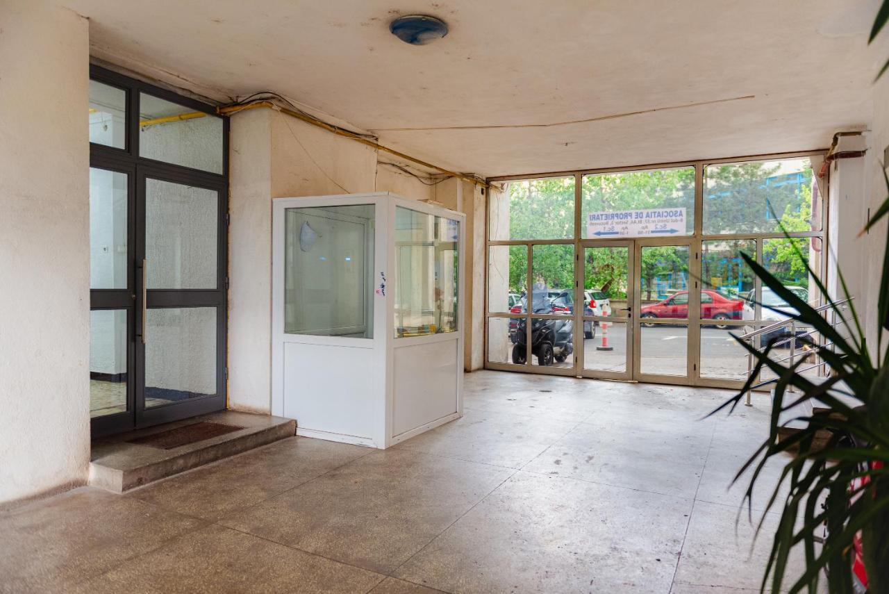 Comfy Apartment With Private Parking And Netflix Bucureşti Exterior foto