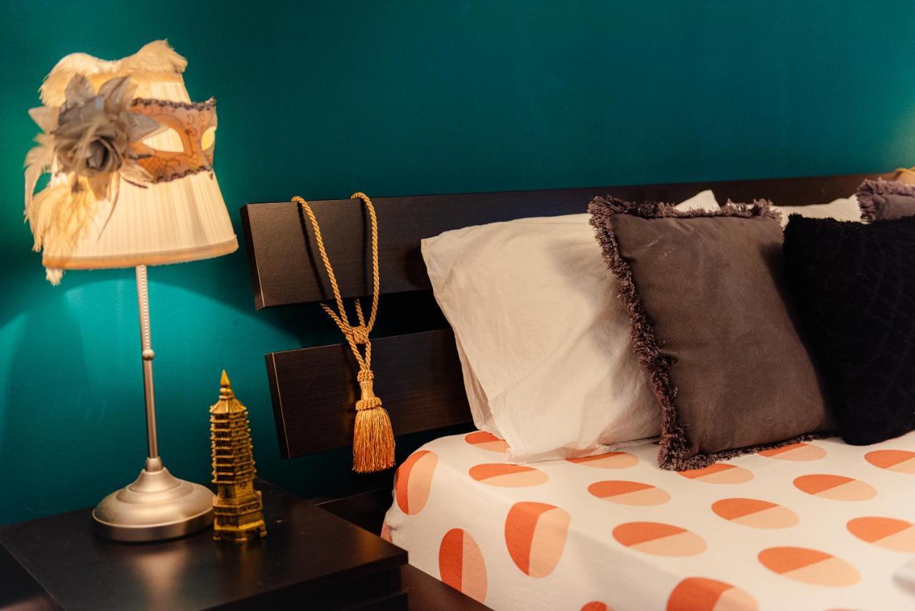 Comfy Apartment With Private Parking And Netflix Bucureşti Exterior foto