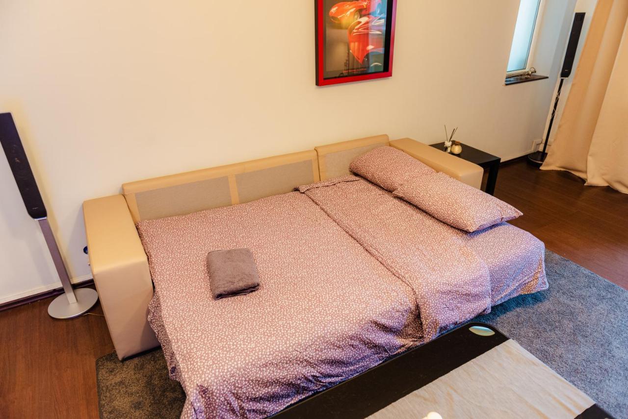 Comfy Apartment With Private Parking And Netflix Bucureşti Exterior foto